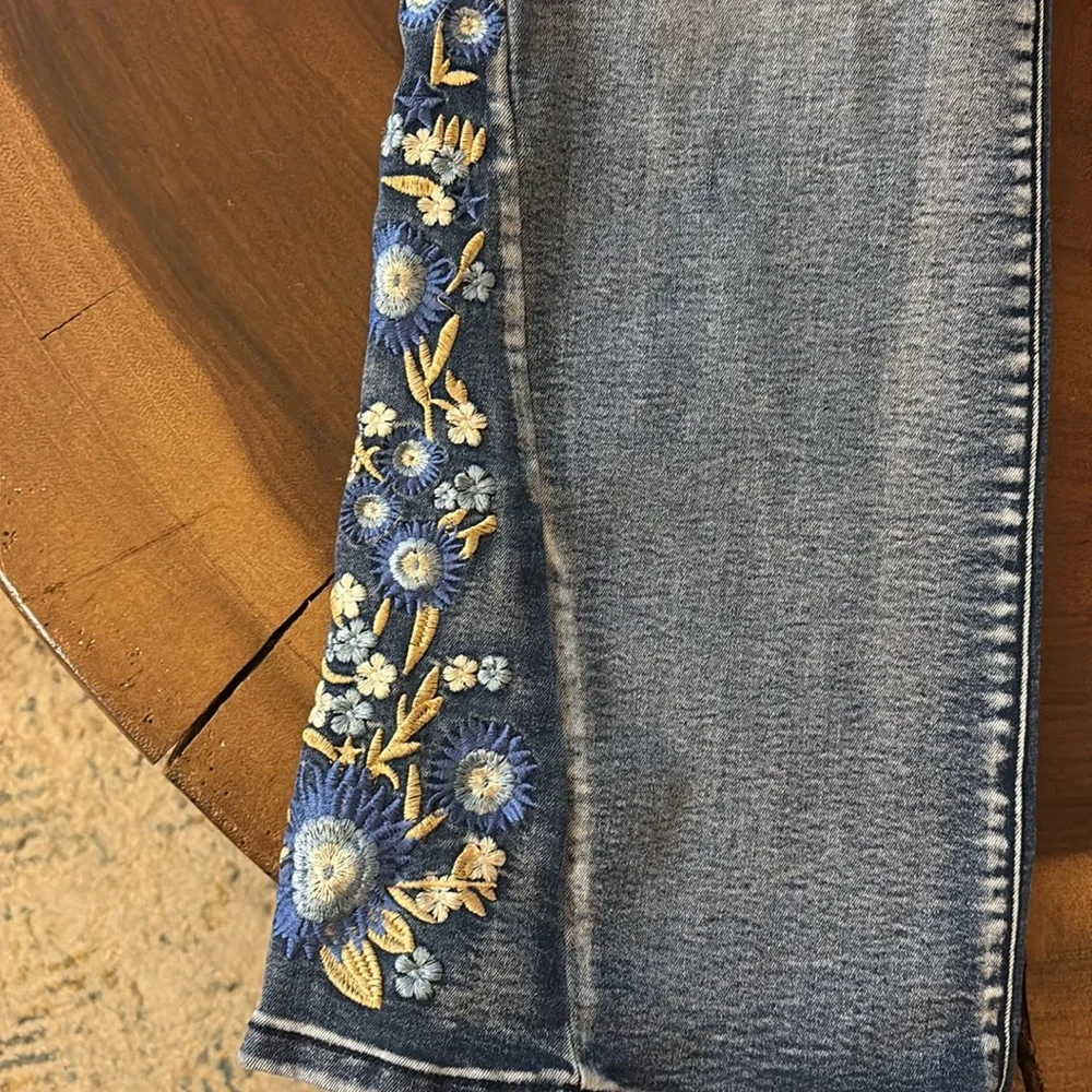 Fire and Rain Flare Wide Leg Jeans with Floral Embroidery/ Size 14 - Picture 6 of 9